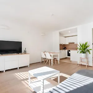 Apartment Immersed Into Vienna's Life And Yet A Retreat, Minimum 30 Nights, Vienna