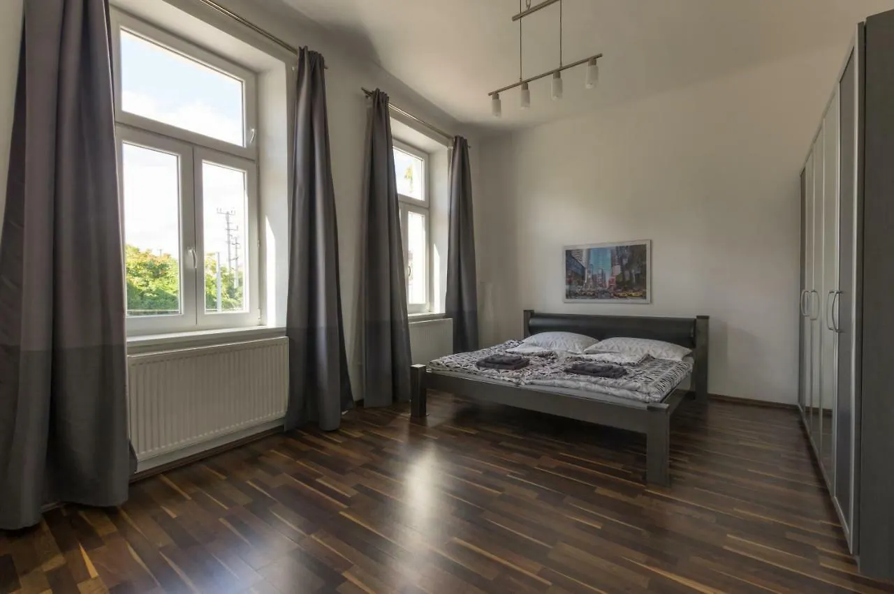 Spacious Apartment In Center With Terrace Wien